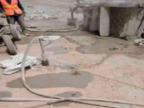 弋阳水泥混凝土路面板底注浆技术 路面脱空注浆整治方案